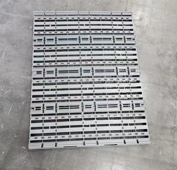 Livestock Egg Pallet Systems